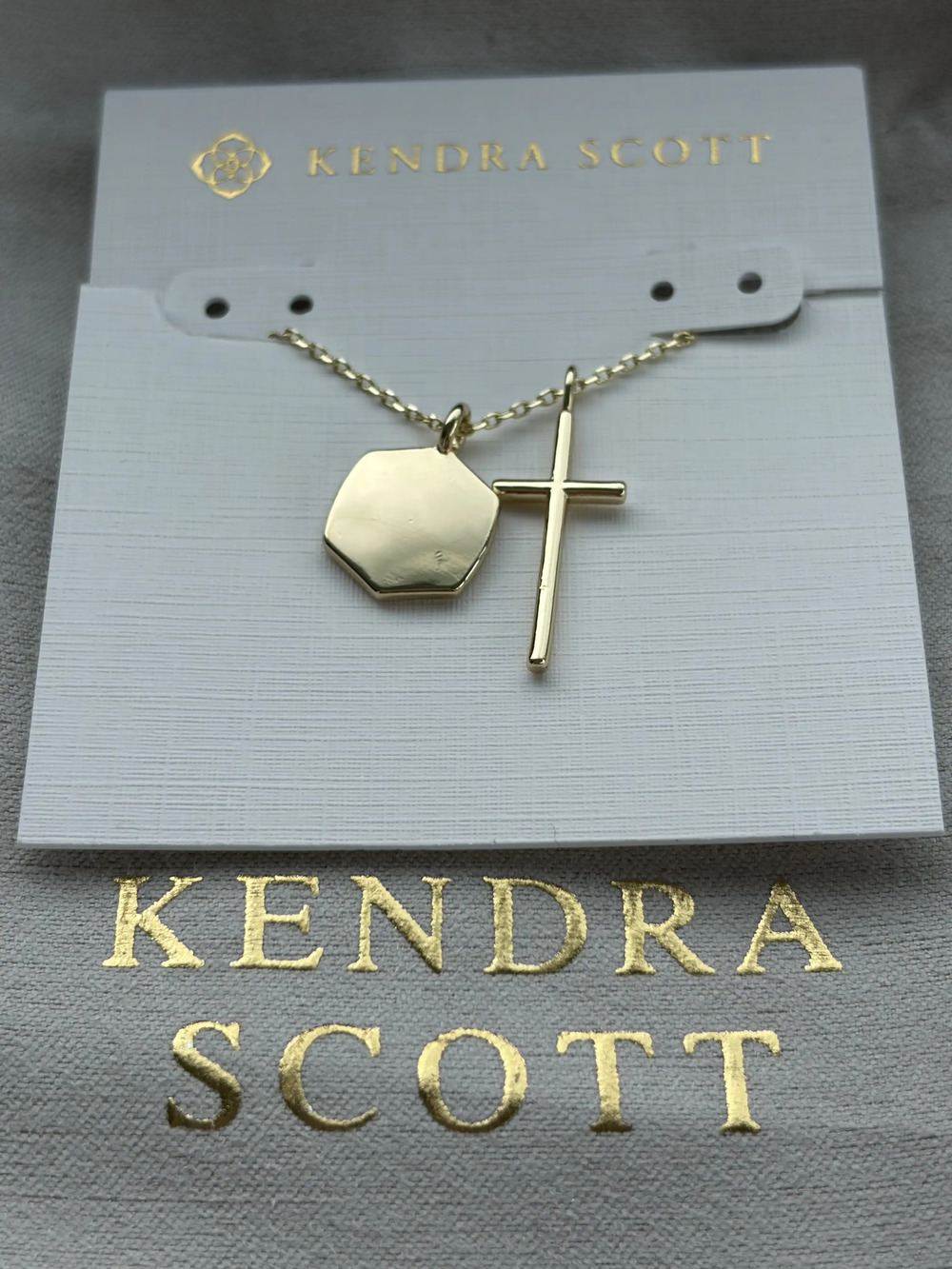 Kendra Scot Gold Pendant Necklace